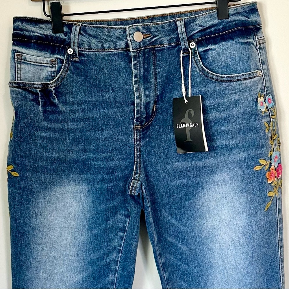 NWT Flamingals Floral Embroidered Boot Cut Jeans - Size: Large - Picture 5 of 13